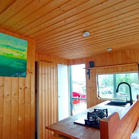 Botel Mitten Im Wasser - Romantische Erholung In *