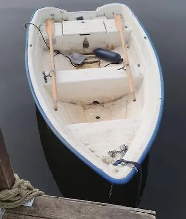 Mitten Im Wasser - Romantische Erholung In Berlin Botel