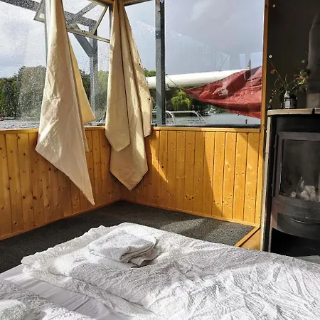 Mitten Im Wasser - Romantische Erholung In Berlin Berlín
