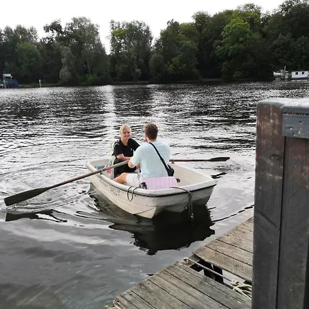 Mitten Im Wasser - Romantische Erholung In بوتيل *
