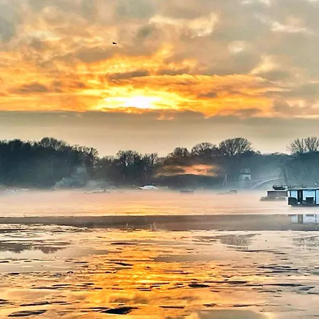 Traum Am Wasser - Romantische Erholung In Botel