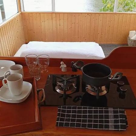 Hotel en barco Mitten Im Wasser - Romantische Erholung In *